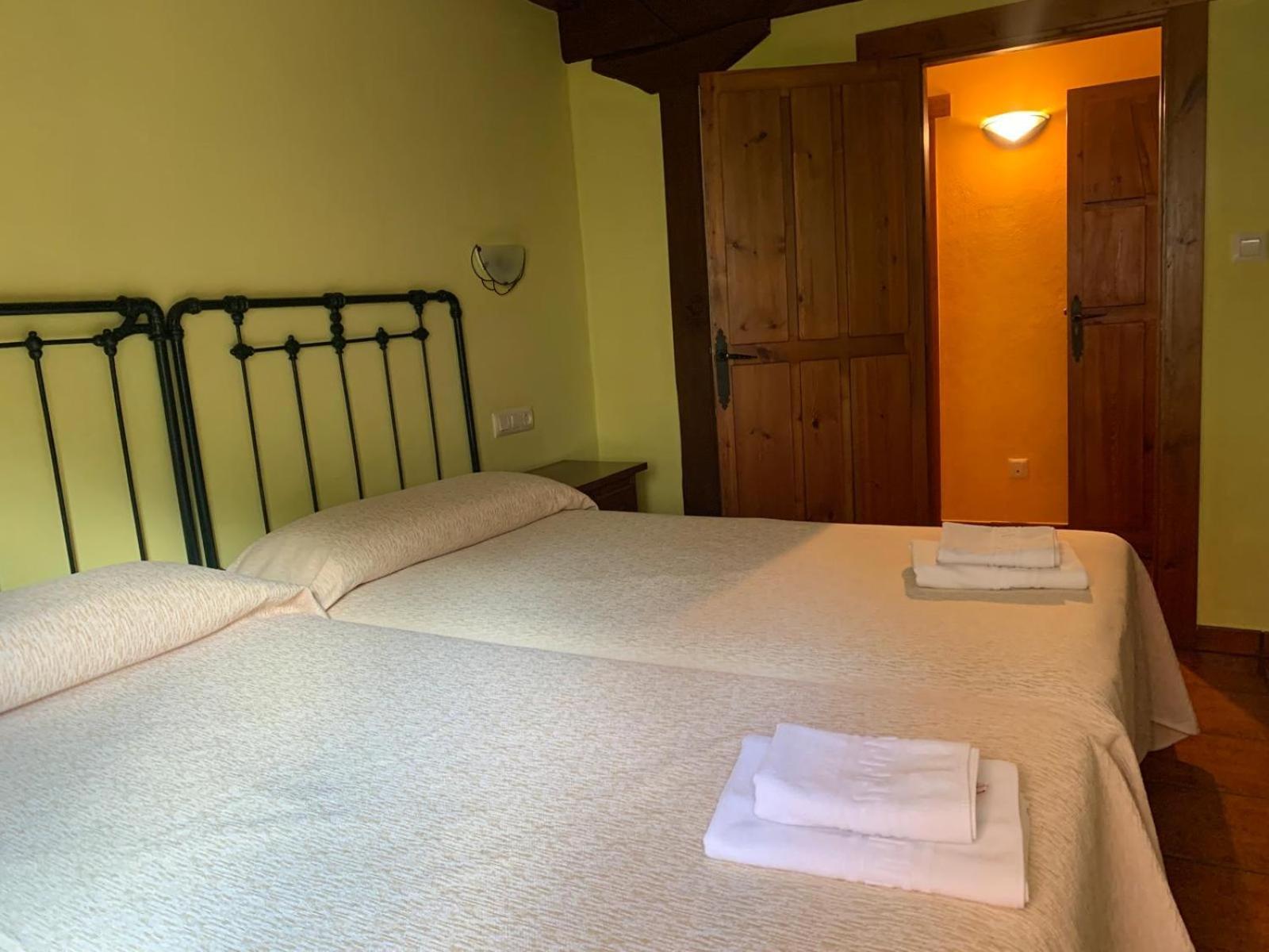 Apartamentos Las Rocas De Brez Екстериор снимка